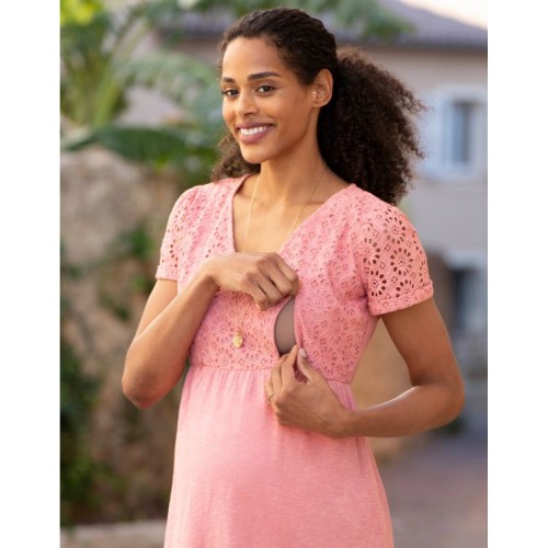 Robe de grossesse à allaitement en broderie anglaise rose